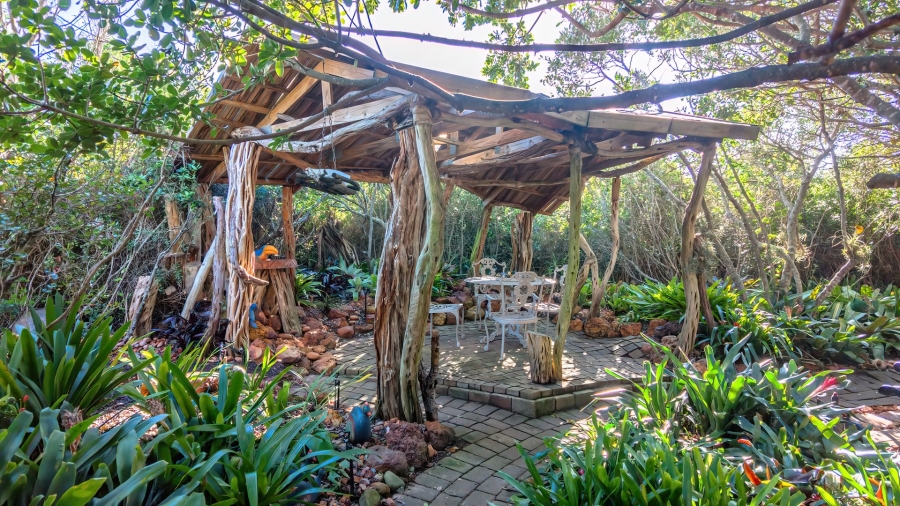 5 Bedroom Property for Sale in Village On Sea Western Cape